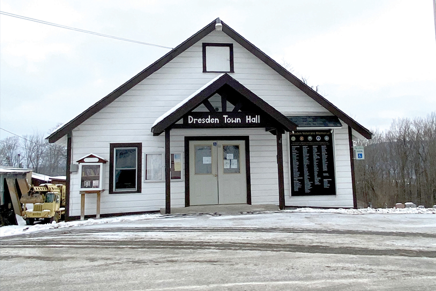 Read more about the article Dresden clerk to move to town hall