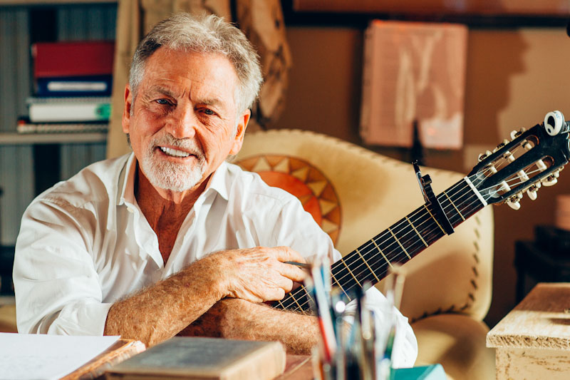 Read more about the article Country music legend Larry Gatlin to perform in Glens Falls March 12
